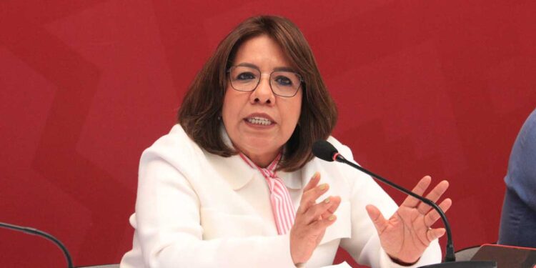 Foto: Luis Alberto Cruz // “Se entregaron bases durante la pandemia cuando no se acudió a trabajar, la obligación del gobierno estatal era garantizar la salud y no de otorgar plazas”: Leticia Elsa Reyes López, titular de la Secretaría de Honestidad, Transparencia y Función Pública.