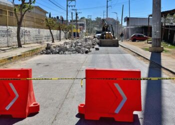 Foto: Álvaro Cuitláhuac López // Luego de que colapsara el pavimento hidráulico, avanzan las obras de rehabilitación en el Circuito Interior, en el tramo Parque del Amor hacia el puente de la Ex Garita.