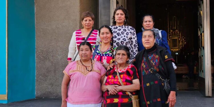 Las mujeres galardonadas con este reconocimiento se sintieron congratuladas con esta distinción.