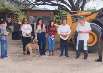 Los invitados convivieron y disfrutaron de un rico banquete.