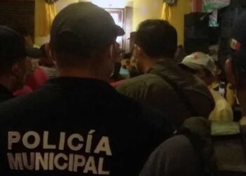 Los jóvenes retenidos fueron posteriormente entregados a sus responsables.