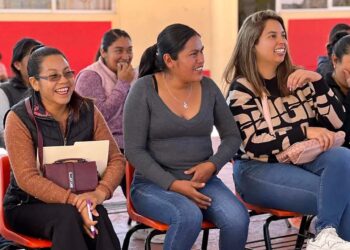 Los talleres fortalecerán la salud emocional y educativa de los alumnos y padres de familia.