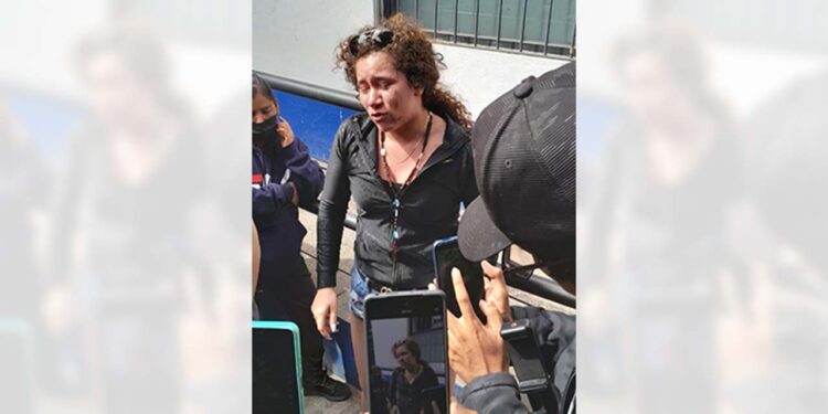 María Elena y Silvia agredieron a Andrea, quien dijo era familiar de Juan Carlos V. C.