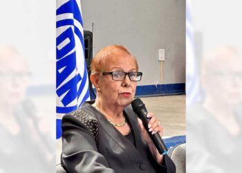 No hay una sola voz que se alce para defender a la ciudadanía, lamenta Perla Woolrich.