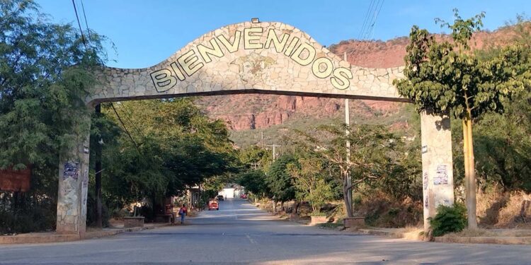 Pobladores afectados piden poner orden al gobierno del estado.