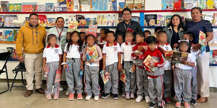 Promueven en Cuicatlán encuentros literarios.