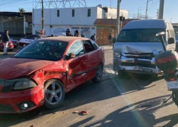 Presuntamente, la falta de precaución de los conductores ocasionó el aparatoso percance.