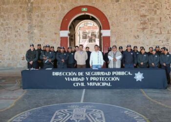 Foto: Igavec // Reconocen labor policial con canasta básica y estímulos económicos.