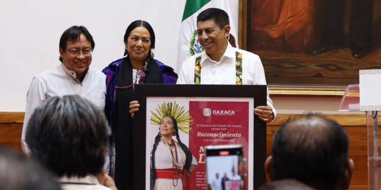 Foto: Luis Alberto Cruz // Reconocimiento a la aportación artística de Lila Down