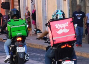 Reforma Laboral en México: ¿Qué implicaría para repartidores y conductores de plataformas digitales?