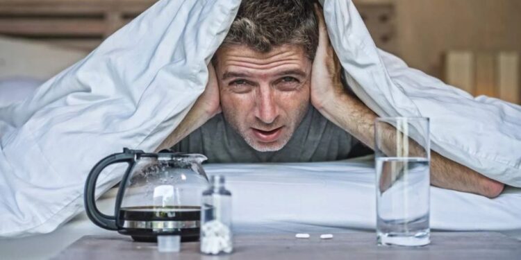 ¿Resaca después de las fiestas? Aquí te dejamos los mejores consejos para combatirla y prevenirla