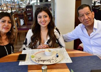 Fotos: Rubén Morales // Sus papás Mayra Cruz e Israel del Valle le acompañaron.