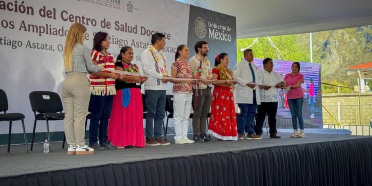 Claudia Sheinbaum inaugura Centro de Salud en Santiago Astata