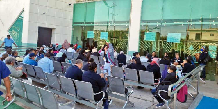 Foto: internet // Trabajadores de 150 unidades médicas del Istmo mantienen el paro de labores por incumplimiento del IMSS Bienestar en la calendarización de pagos.