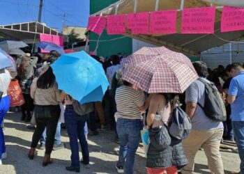 Logran burócratas revisión de plazas de 1,344 despedidos tras decreto