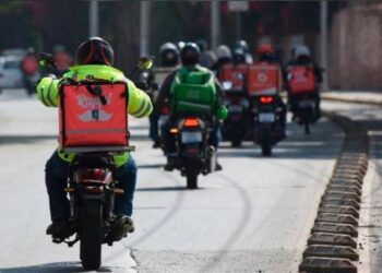 ¡Aprobada reforma laboral que beneficia a repartidores y conductores de apps!