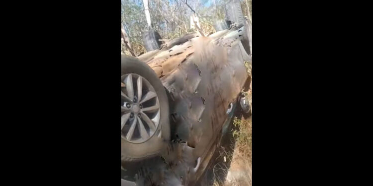 Volcadura en la carretera Salina Cruz-Huatulco: Conductor sale ileso del incidente