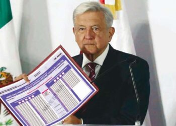 Foto: internet // Andrés Manuel López Obrador sorprendió a sus seguidores de la 4T al anunciar que se postula para ser Ministro de la SCJN. ¡Ya ganamos!, dijo.