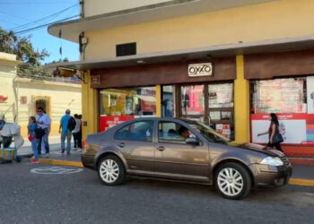VIDEO | Atracan tienda Oxxo en el Centro Histórico de Oaxaca
