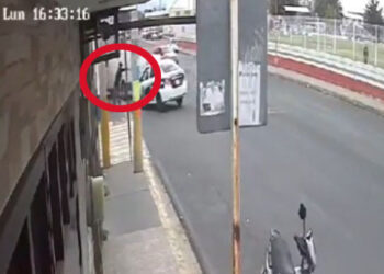 VIDEO | Policía es asesinado durante persecución de ladrón armado en EDOMEX