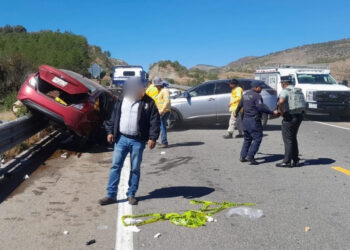 ¡Bestial encontronazo entre auto y camioneta en la Autopista 135D!