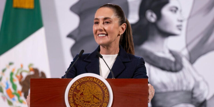 Sheinbaum defiende al Padre Solalinde y rechaza críticas de exfuncionario del INM