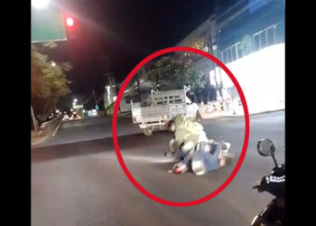 VIDEO | ¡Motociclistas y conductor ebrio protagonizan escena peligrosa en Ixcotel!