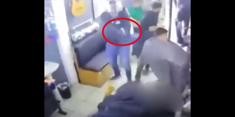 VIDEO | Ejecutan a hombre en barbería de Los Mochis; un niño presencia el ataque