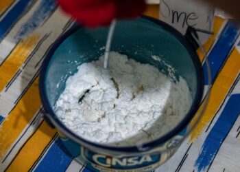 ¡La mortal industria del fentanilo! Experimentación letal y desesperación en manos de los cárteles