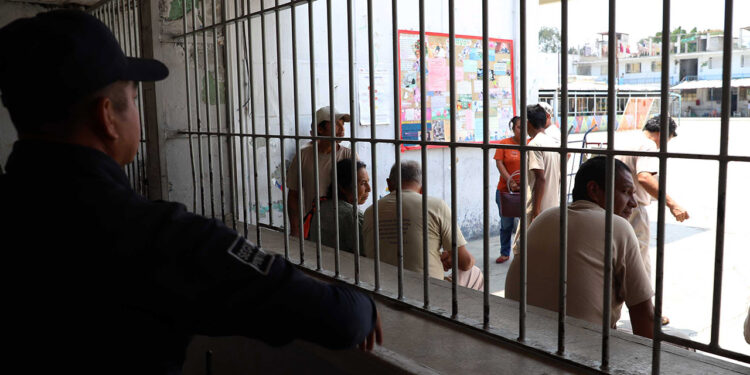 Incumplen centros penitenciarios con estándares internacionales