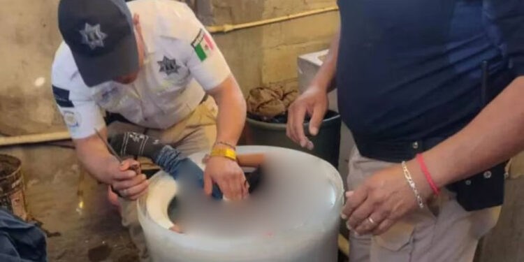 Niño es rescatado tras quedar atrapado en una lavadora en Metepec