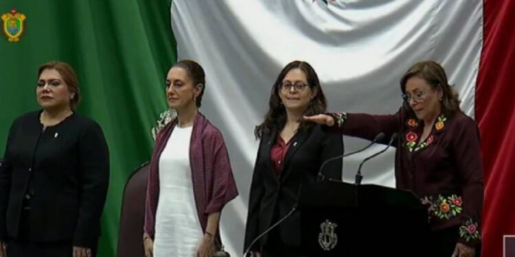 Rocío Nahle toma protesta como la primera mujer gobernadora de Veracruz