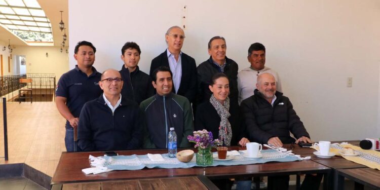 Fotos: Leobardo García Reyes // Fue presentado el calendario 2025 de la Asociación de Tenistas del Estado de Oaxaca.