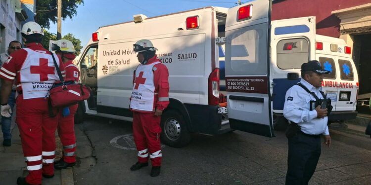 El accidente ocurrió en la esquina de la calle Melchor Ocampo y Arteaga.