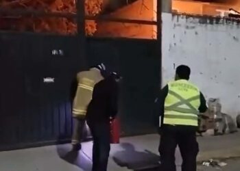 Un foco de problemas fueron las fogatas encendidas en terrenos baldíos contra el frío.