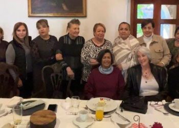 Fotos: cortesía // El Grupo Nizaridani se reunió en un restaurante de esta bella Verde Antequera para festejar con mucha alegría a Lalis Vásquez.
