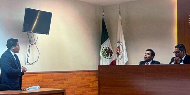 El jurado calificador reconoció el esfuerzo y dedicación del joven en su labor de investigación.