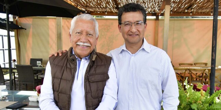 Foto: Rubén Morales // Jorge Bueno Sánchez y Rubén Vasconcelos Méndez compartieron buenos deseos para este 2025.