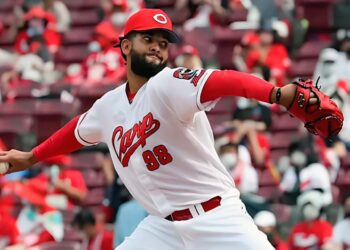 Robert Corniel es el nuevo lanzador de Guerreros de Oaxaca para la temporada 2025 de LMB.