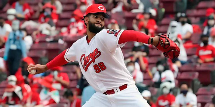 Robert Corniel es el nuevo lanzador de Guerreros de Oaxaca para la temporada 2025 de LMB.