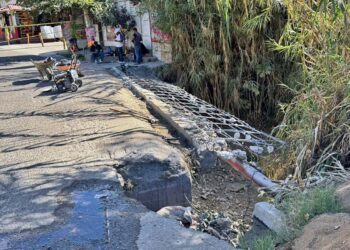 Foto: Álvaro Cuitláhuac López // Se observa la malla de lo que será el nuevo puente luego de la demolición del antiguo.