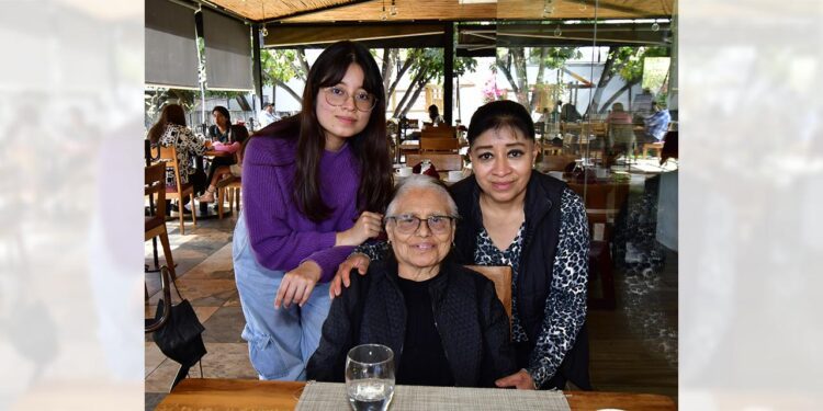Foto: Rubén Morales // Andrea Padilla Pérez, Adelaida Sierra Carrizal y Guadalupe Pérez Sierra.