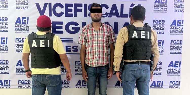 E.R.M. es acusado de llevar a la víctima a una habitación donde la agredió.