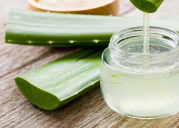 El aloe vera tiene propiedades regenerativas y calmantes que ayudan a reducir la hiperpigmentación.