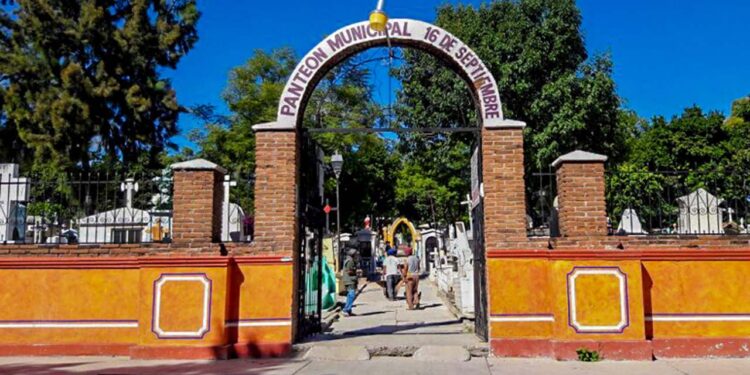 Elementos de la Policía Municipal, aseguraron a un hombre de 33 años de edad.