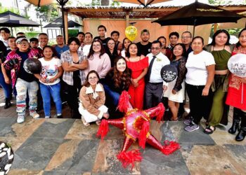 Fotos: Rubén Morales // Juntos pasaron un rato divertido con las dinámicas del payaso Yiyo Loquillo Oaxaca.