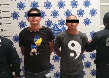 Los detenidos dijeron llamarse Juan C. S. H., de 26 años de edad, y Julián B. I., de 23 años.