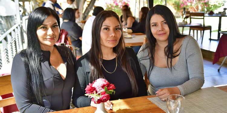 Foto: Rubén Morales // Mara Gómez, Dariana Sánchez y Berenice López.