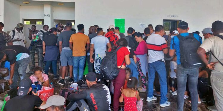 Foto: Archivo El Imparcial // A su paso por Oaxaca, los migrantes han sido víctimas de plagios.