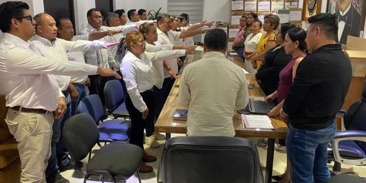Ahora el ayuntamiento cuicateco cuenta con 15 directoras y directores.